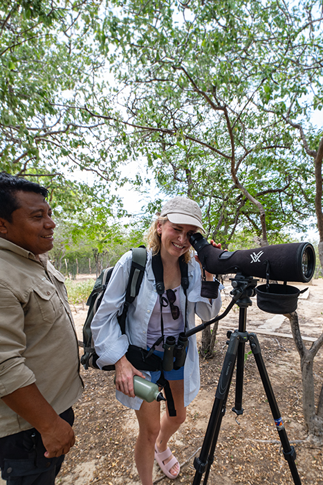 Personas participando en Avistamiento de Aves en la Guajira